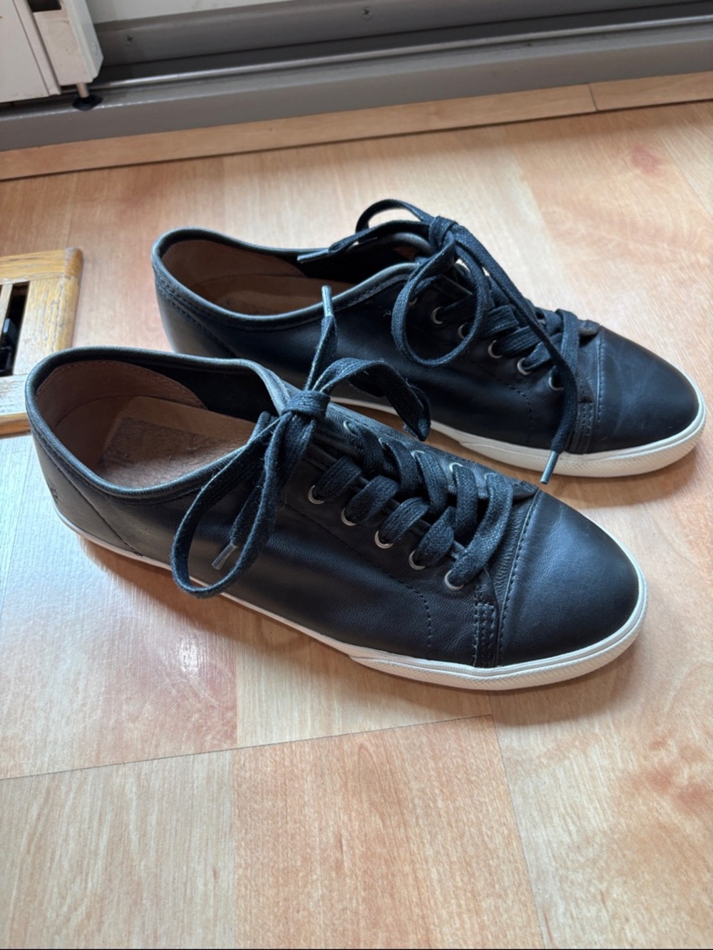 Frye Mindy Low Lace black leather sneakers 8